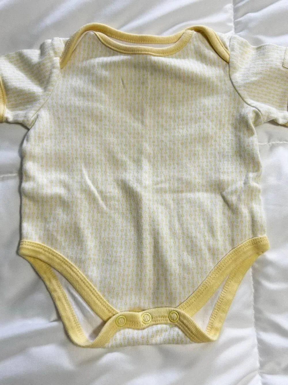 0-3 mos Baby Short Sleeve Bodysuit Lot - 5 pieces - unisex yellow ducks